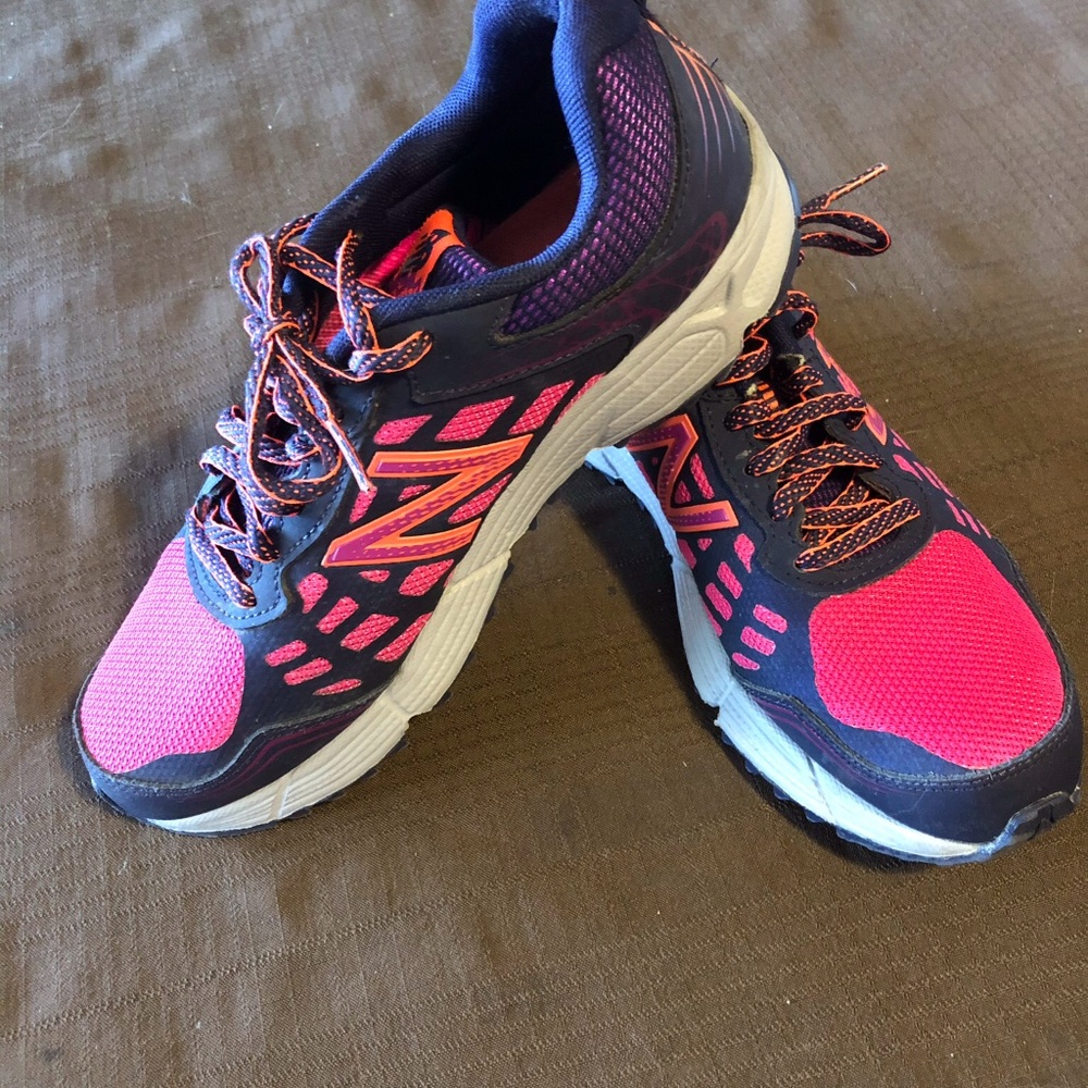 New Balance 531 women’s size 8 hot pink & blue